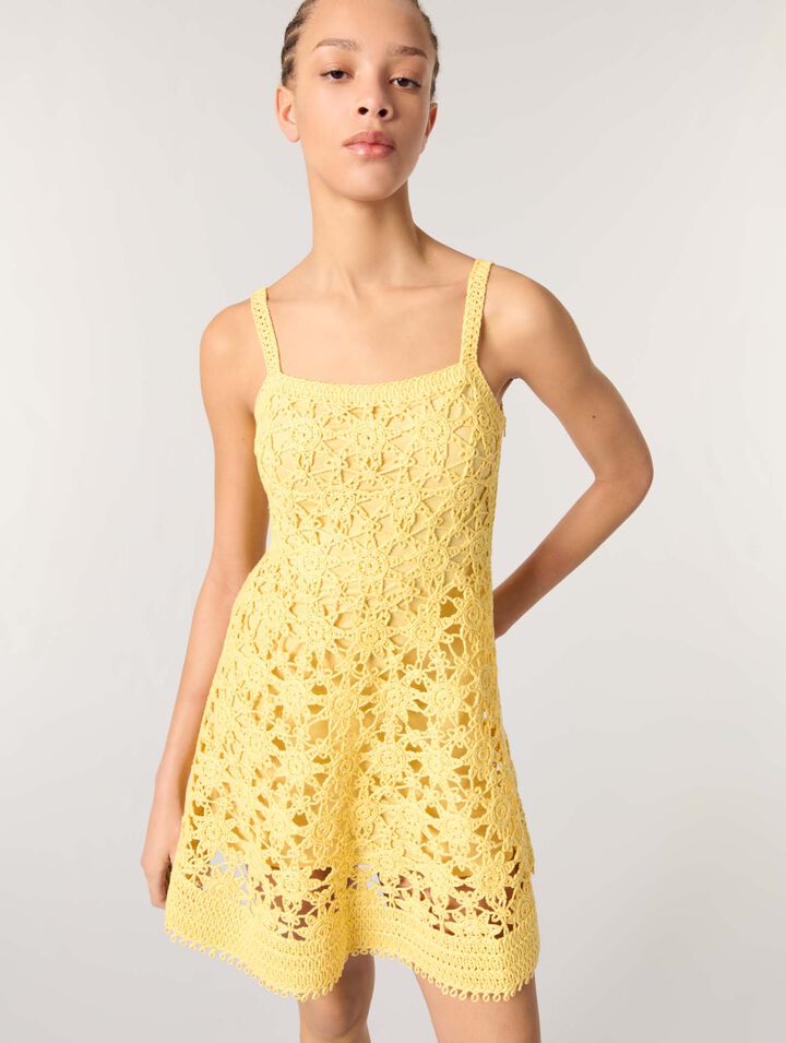 Kurzes gehäkeltes Trägerkleid