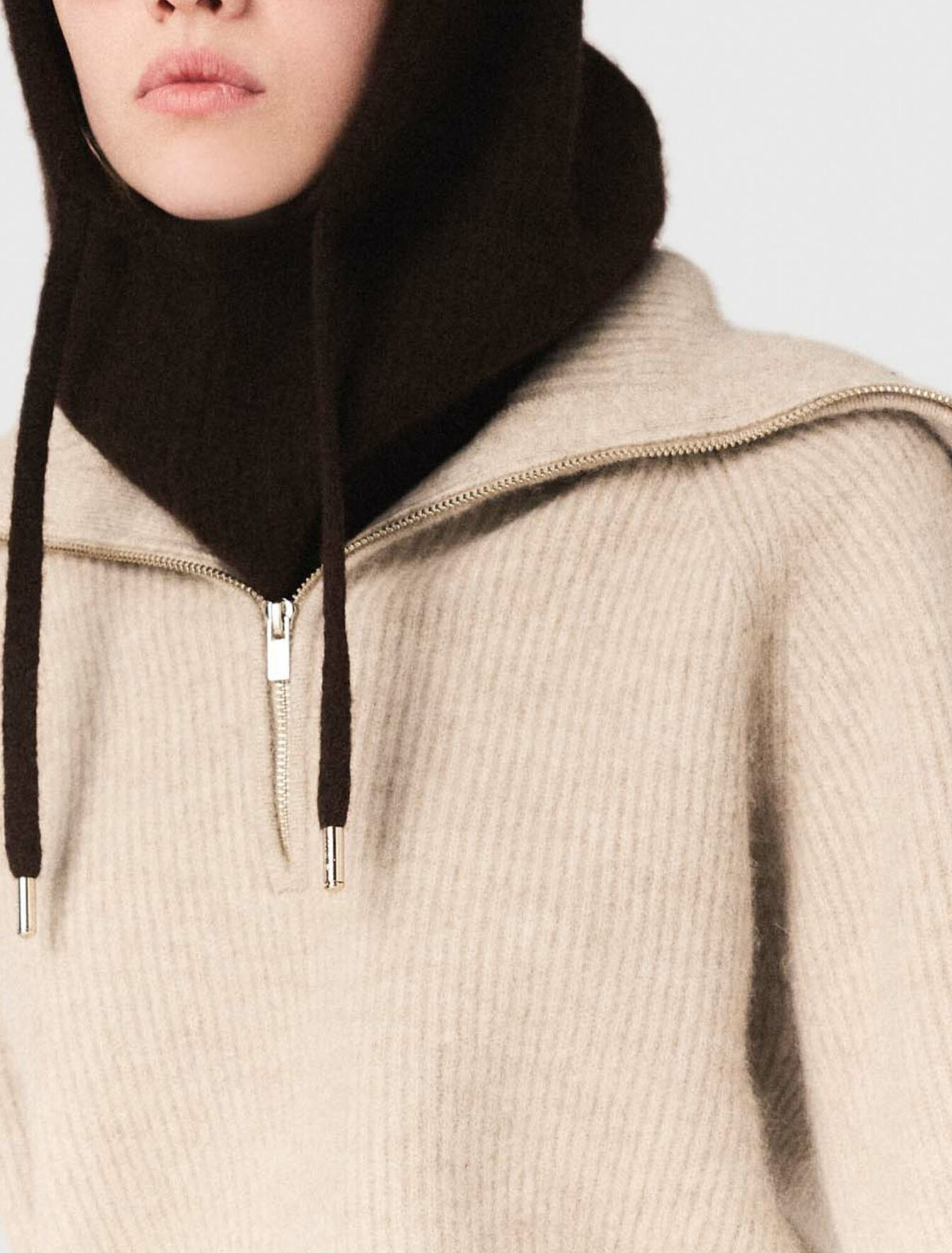 Strass-Pullover mit Rei&szlig;verschlusskragen