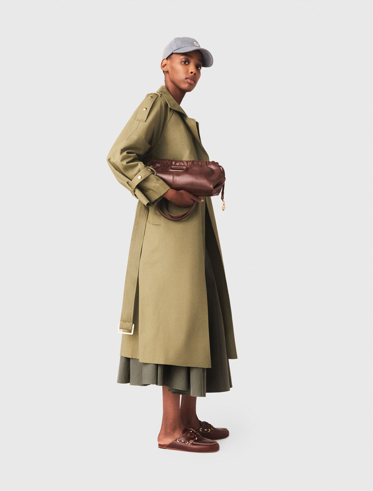 Trenchcoat mit Nieten und Kragen