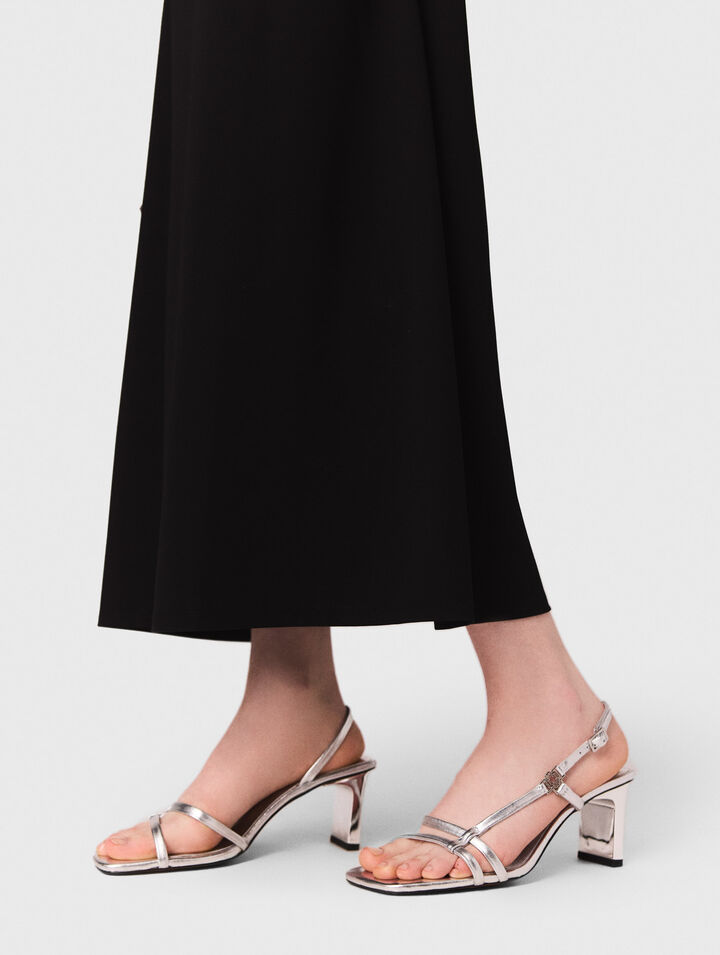 Maxikleid mit Cut-out-Taille