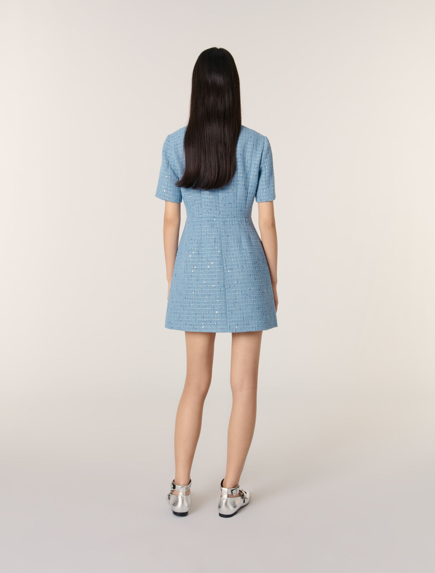 Kurzes Tweedkleid mit Pailletten