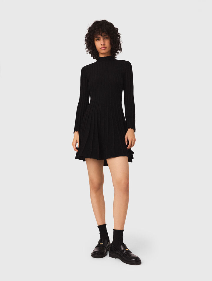 Kurzes Strickkleid