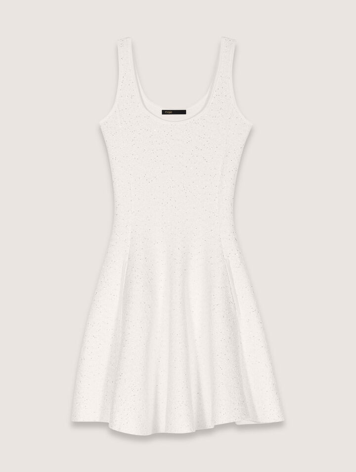 Kurzes Strickkleid mit Pailletten
