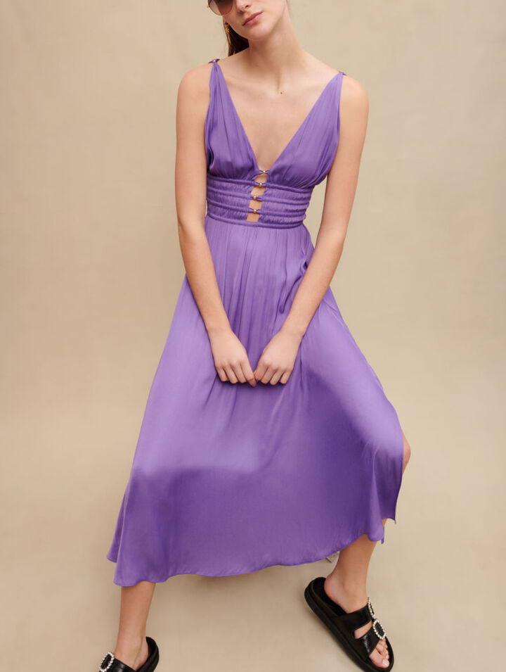 Langes satiniertes Kleid