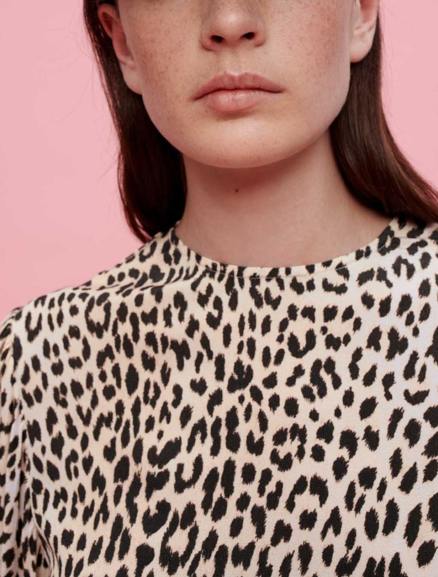 Kleid aus Viskose mit Leopardenmuster