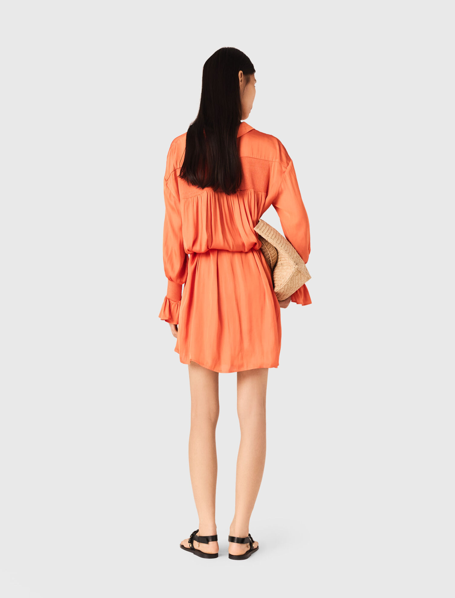 Kurzes Satin-Kleid