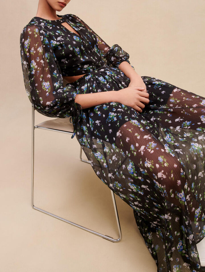 Langes, durchbrochenes Kleid
