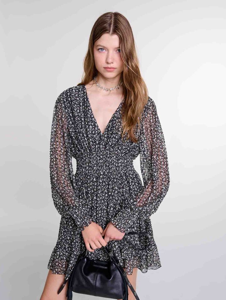 Kurzes ausgestelltes Kleid