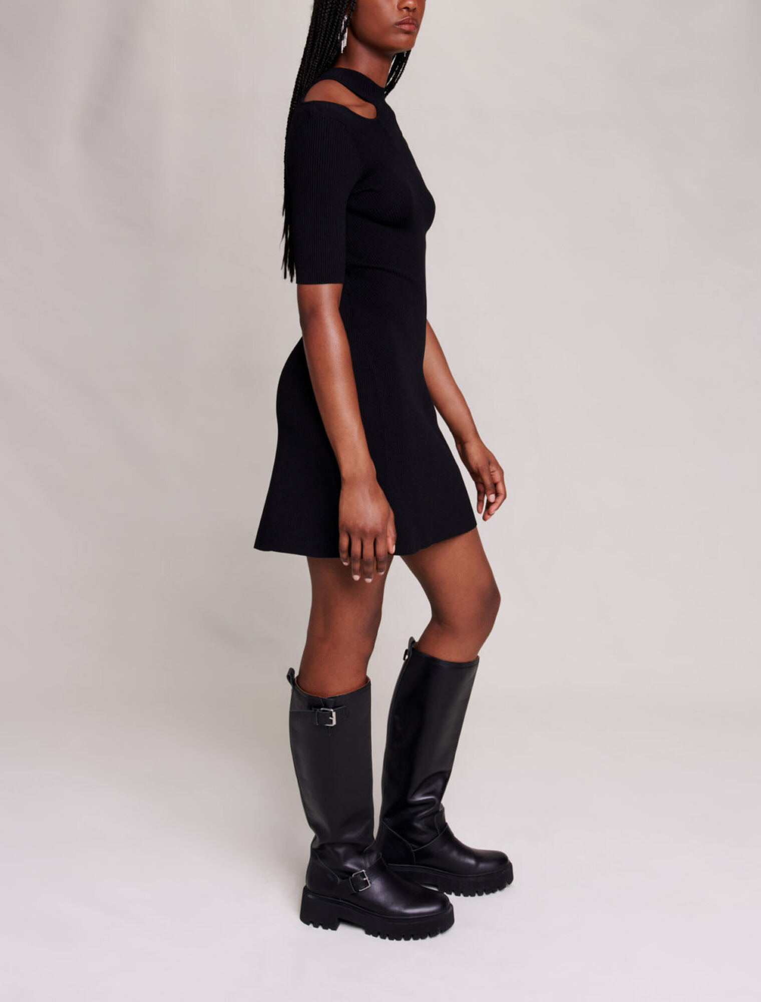 Kurzes Kleid mit Cutaway