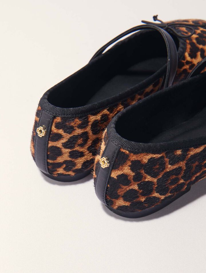 Lederballerinas mit Leopardenoptik
