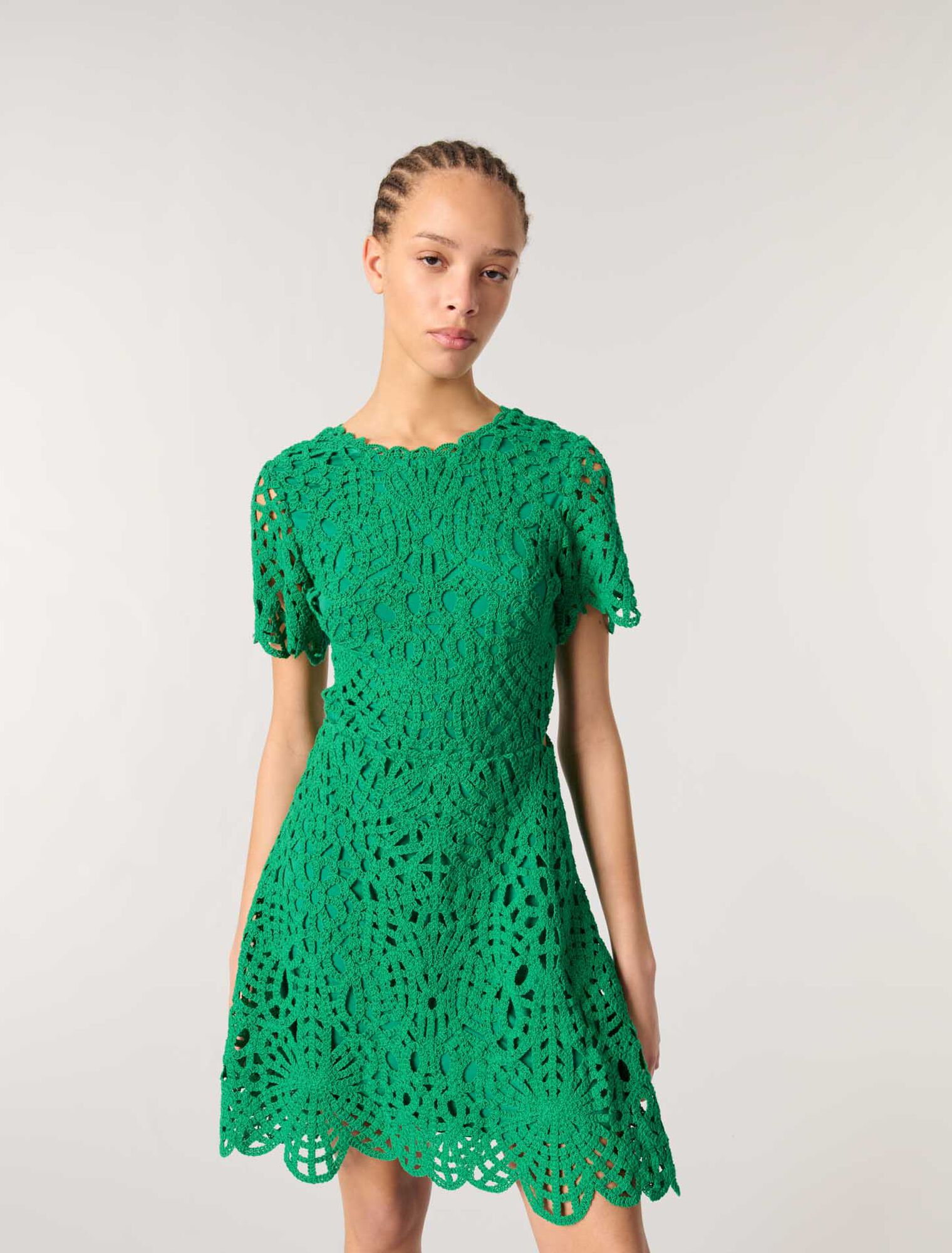 Kurzes gehäkeltes Kleid