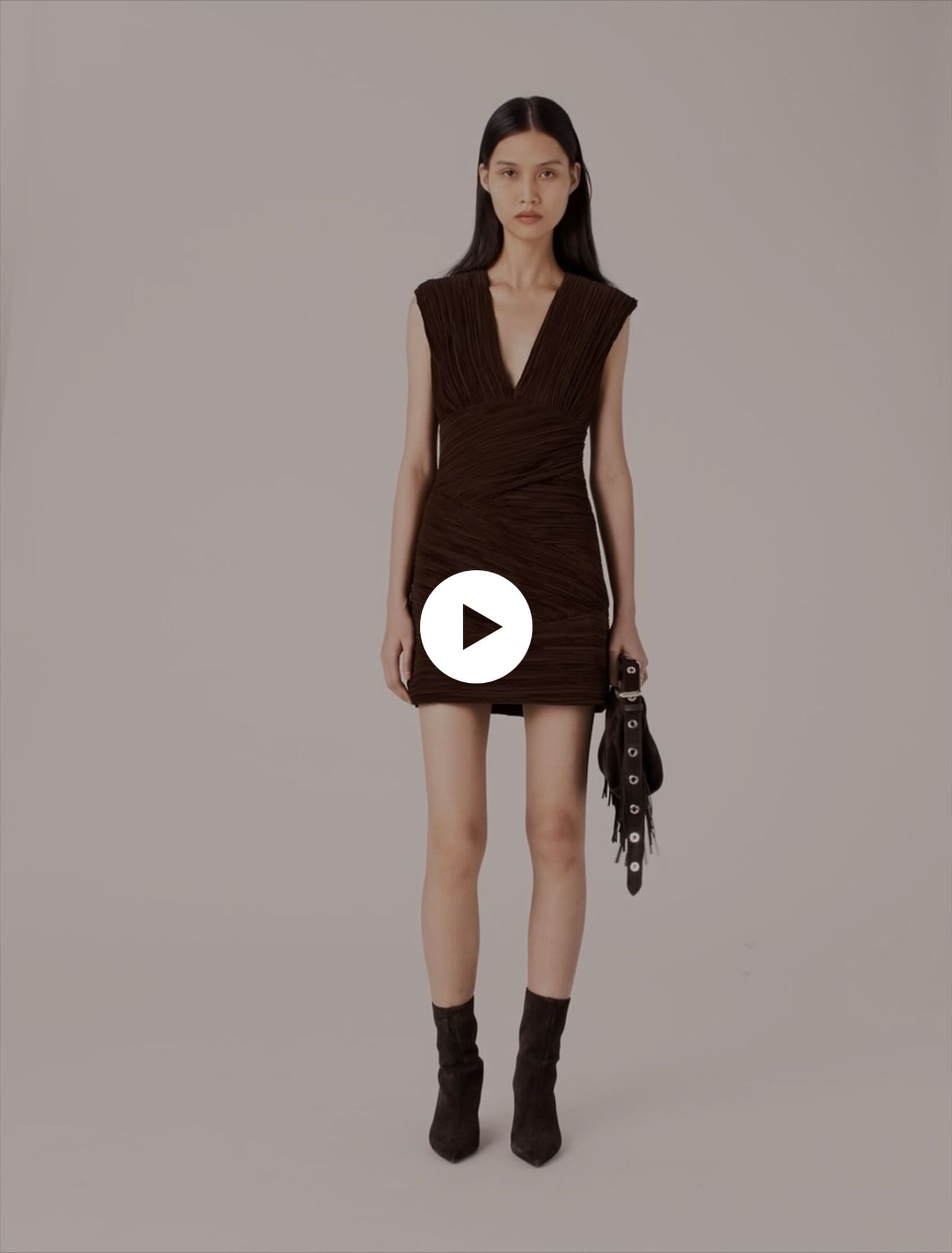 Kurzes plissiertes Kleid