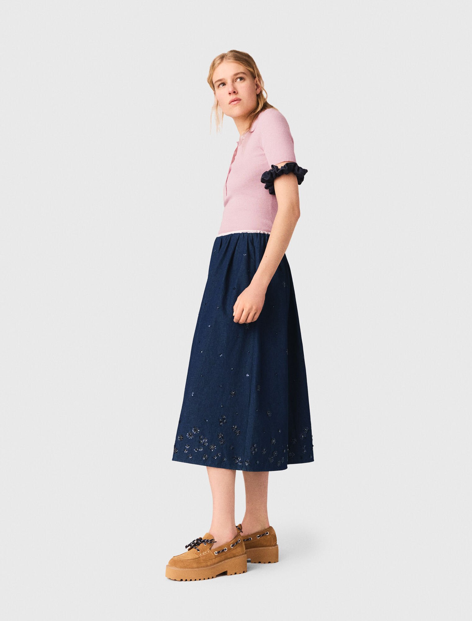 Midirock aus besticktem Denim