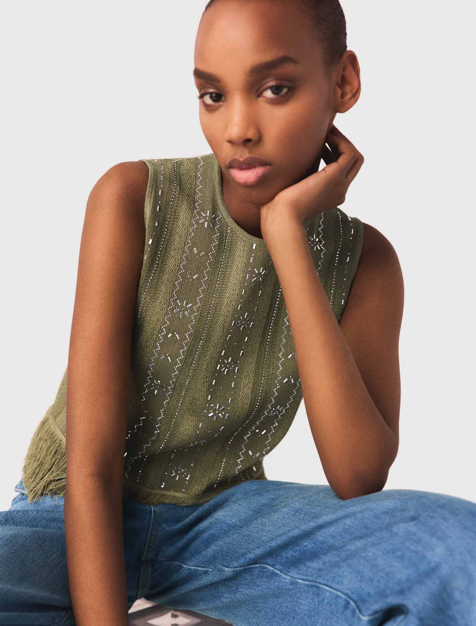 Top mit Strassblumen und Fransen