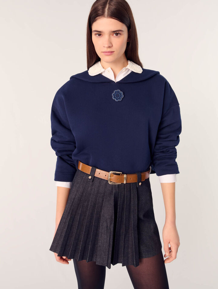 Kurzes Sweatshirt mit Stcikerei