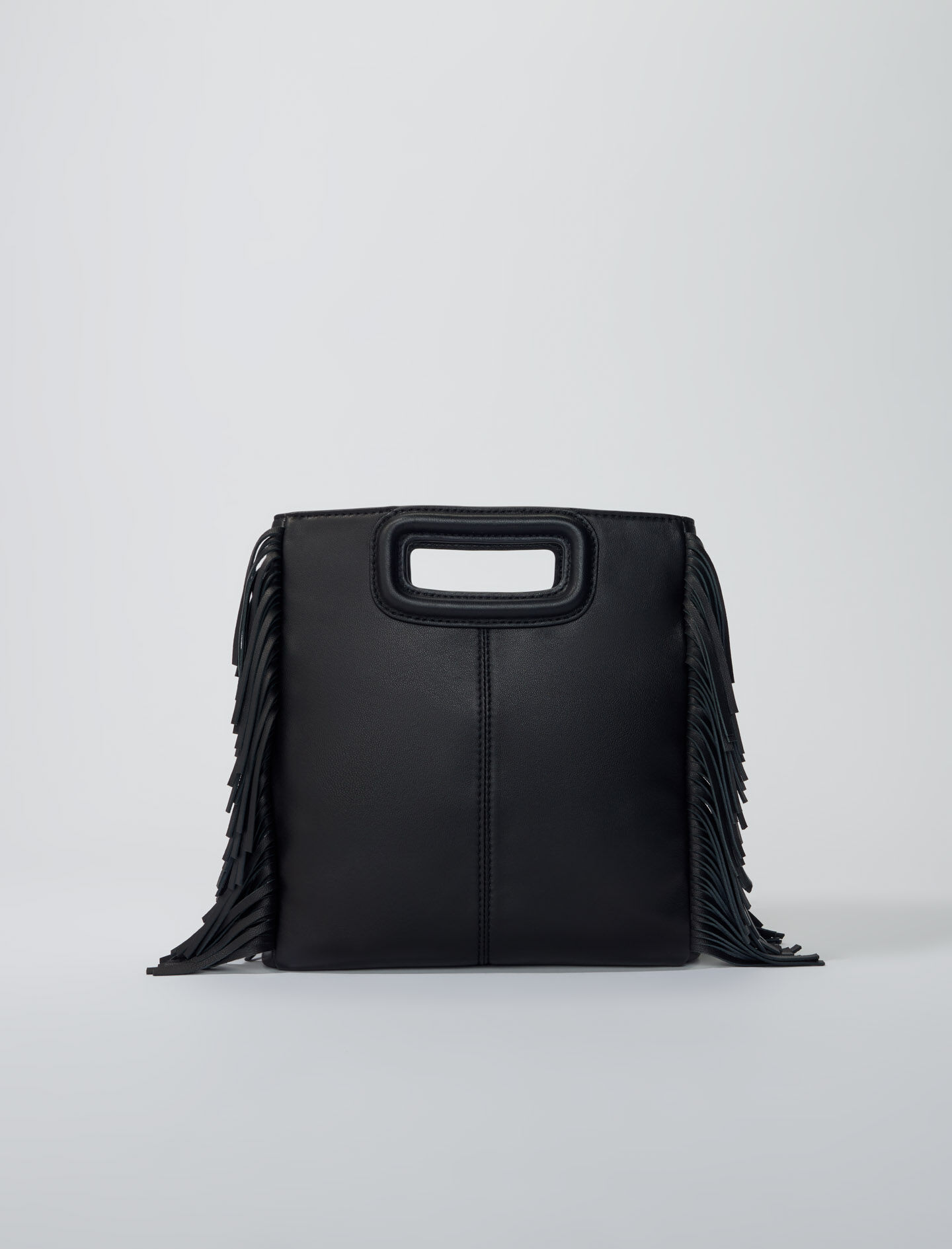 M Tasche aus Leder mit Nieten