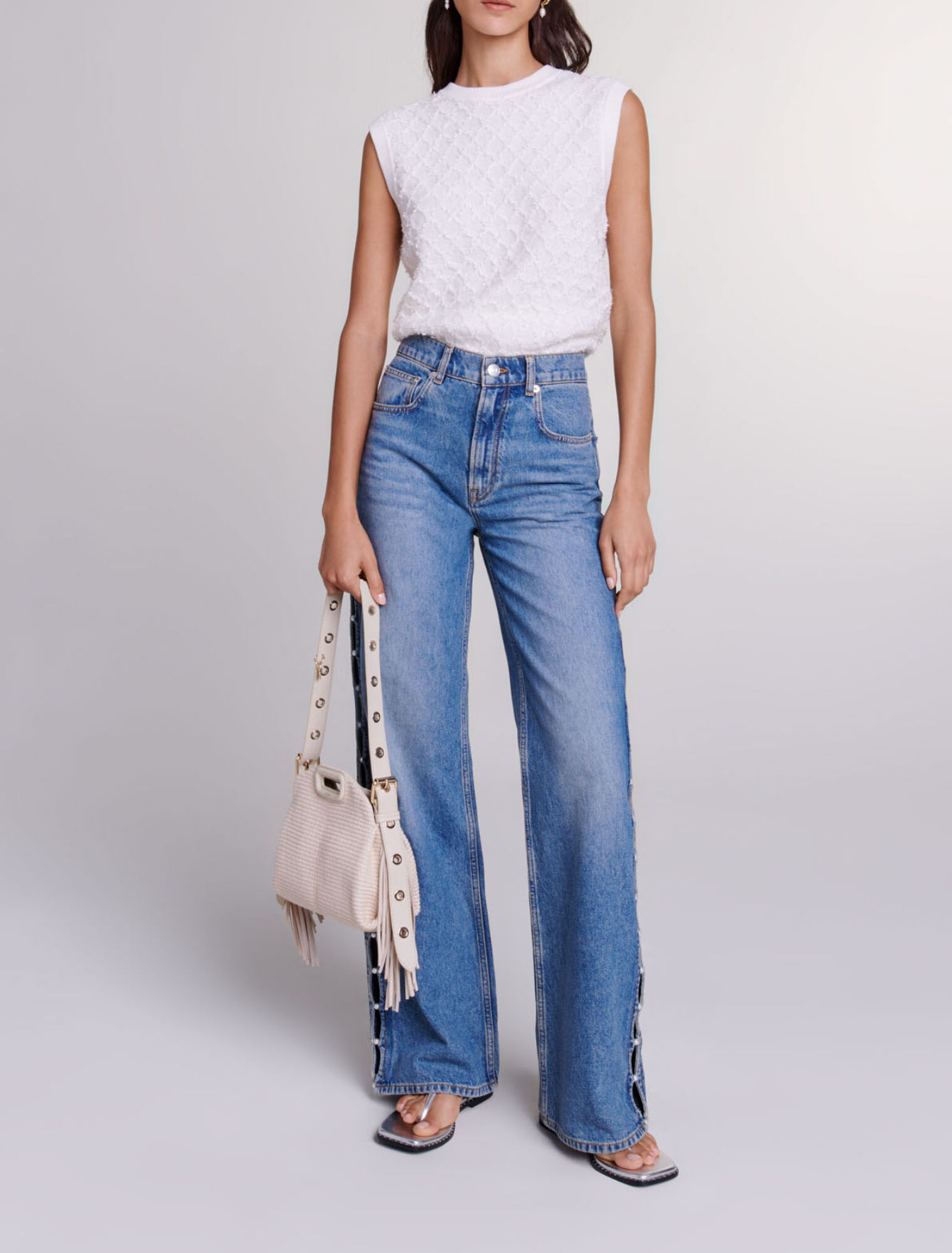 Gerade Jeans Lochmuster und Perlen