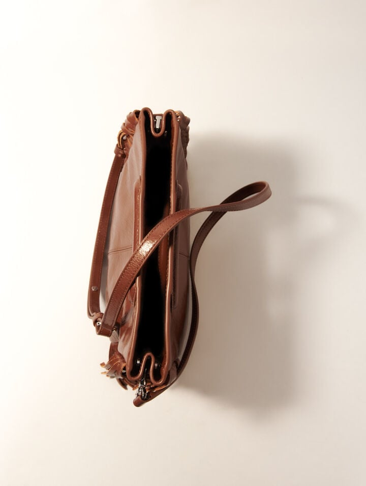 Tasche M aus Craqulé-Leder