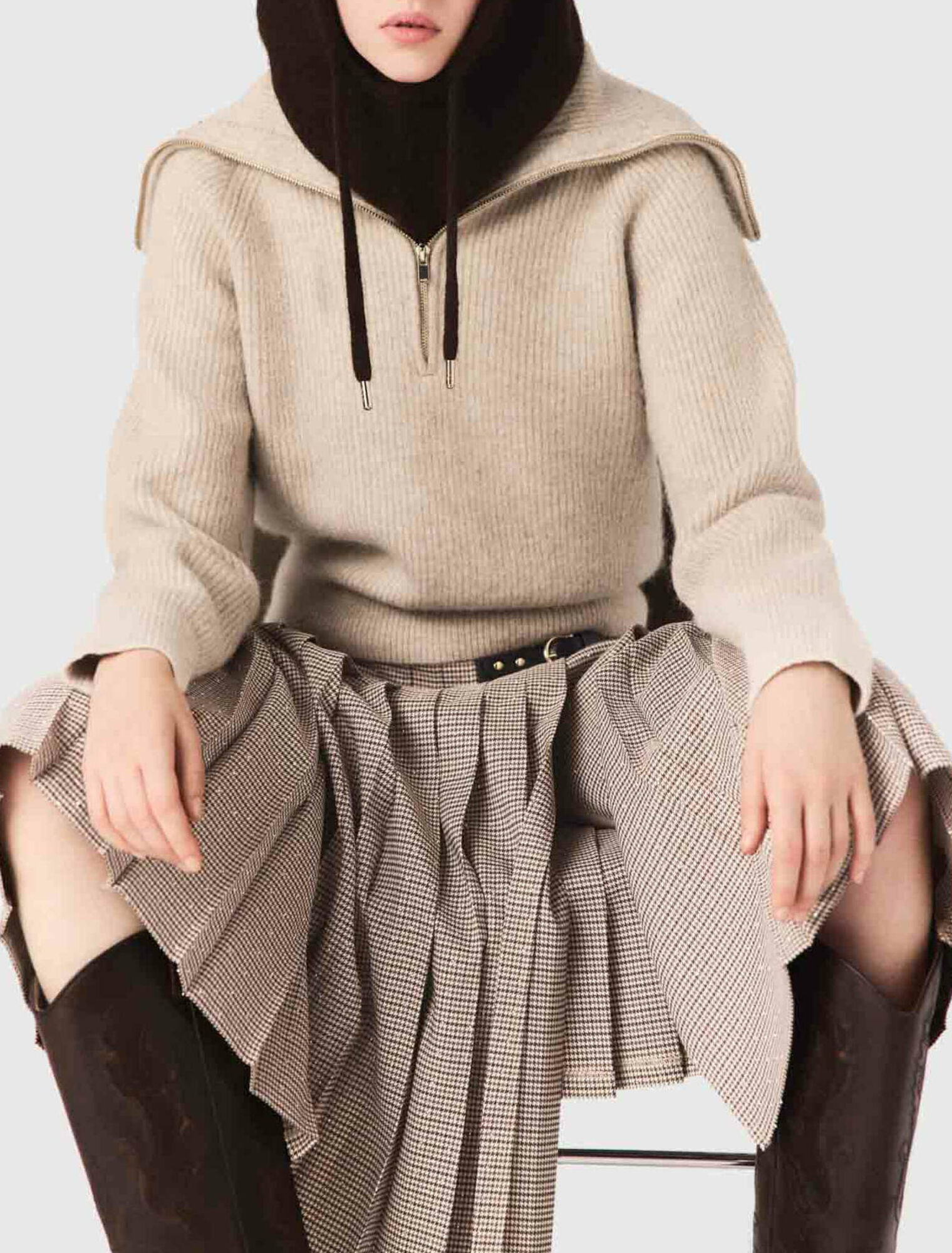 Strass-Pullover mit Rei&szlig;verschlusskragen