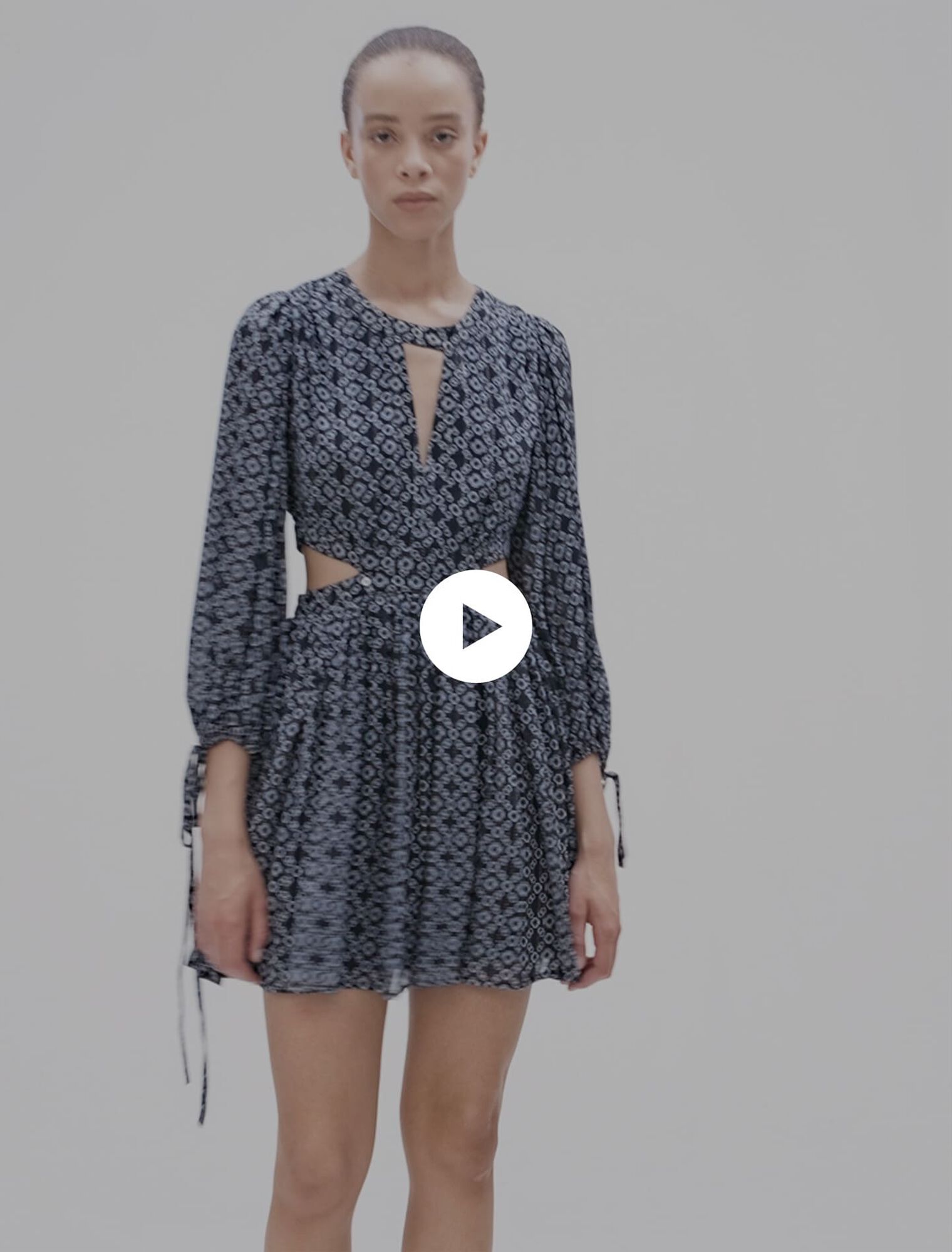 Kurzes Kleid mit Clover-Print