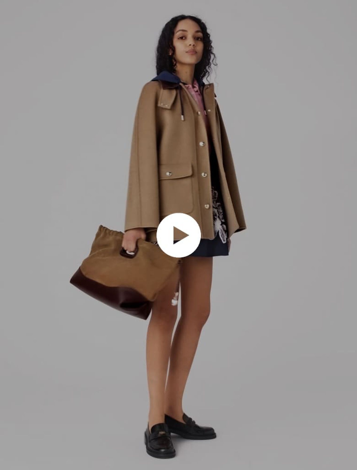 Wollmantel mit abnehmbarer Kapuze