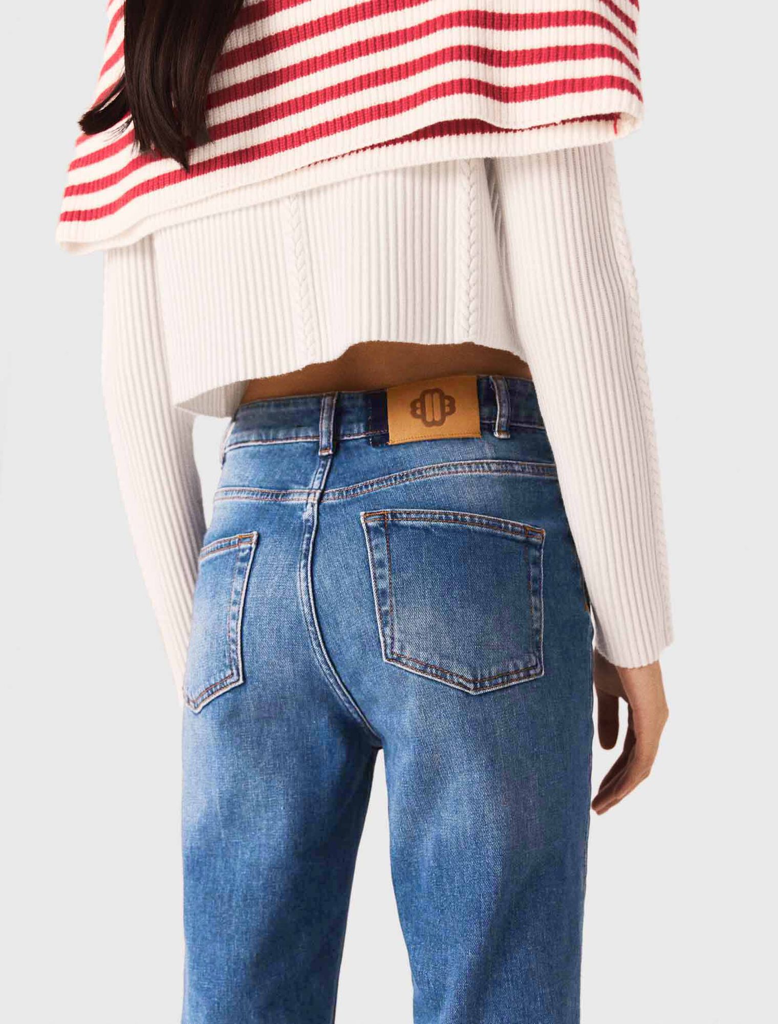 Denim jeans with pockets