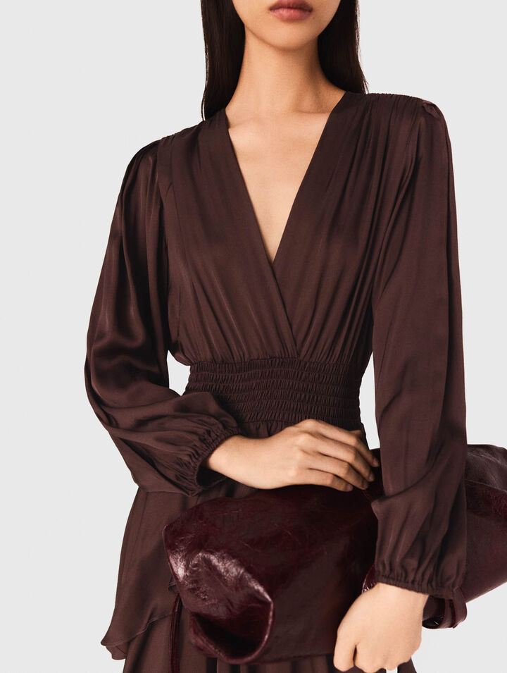 Langes fließendes Kleid mit Volants