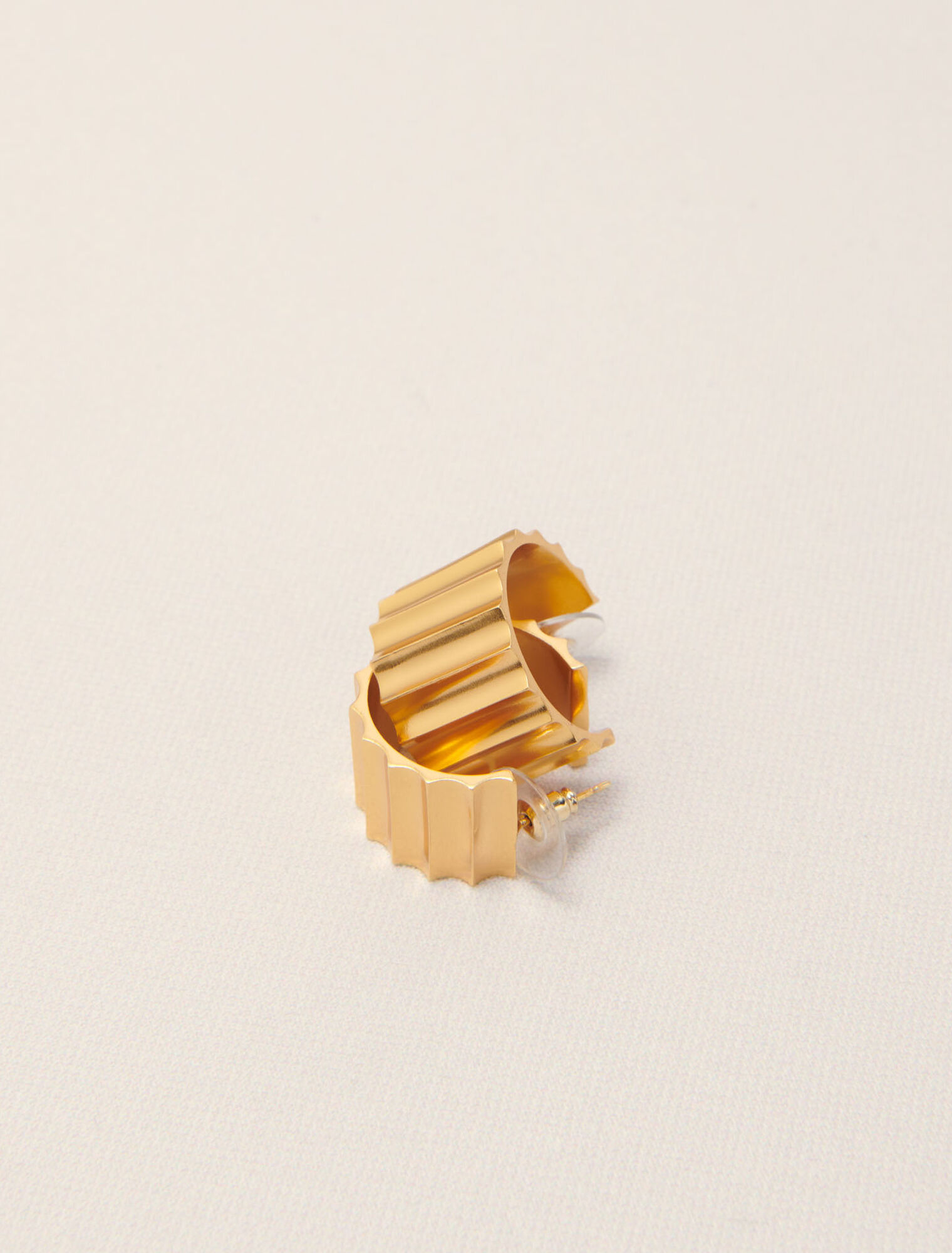 Mini-Creolen aus goldenem Metall