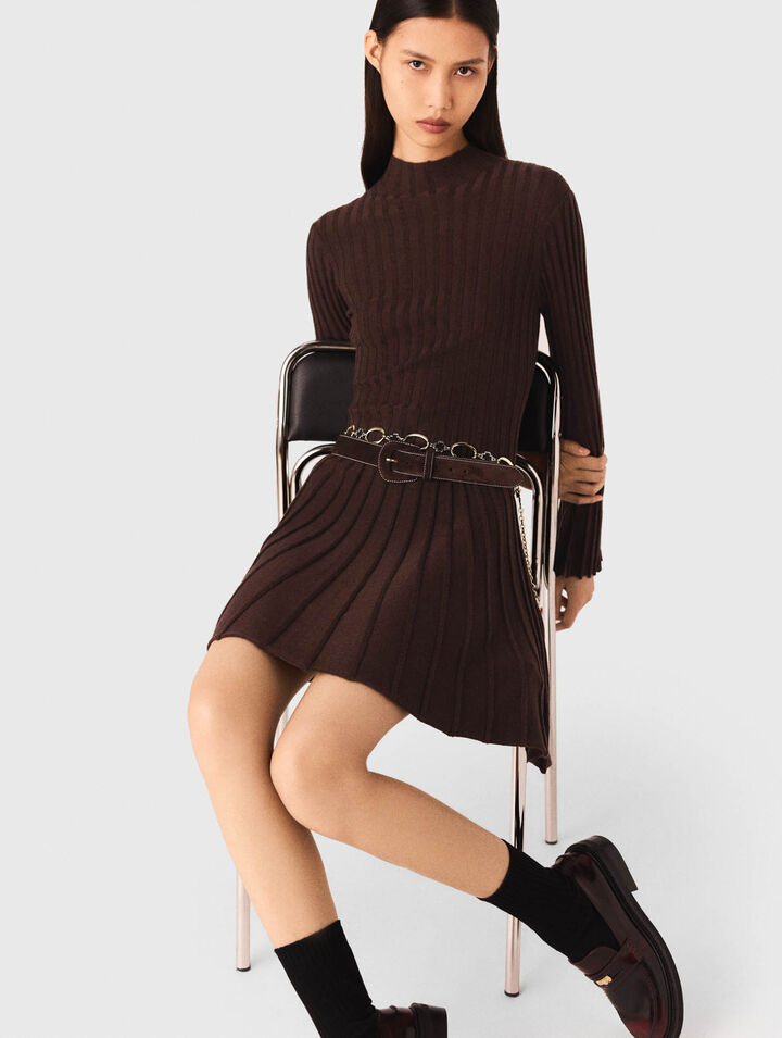 Kurzes Skaterkleid mit Stehkragen