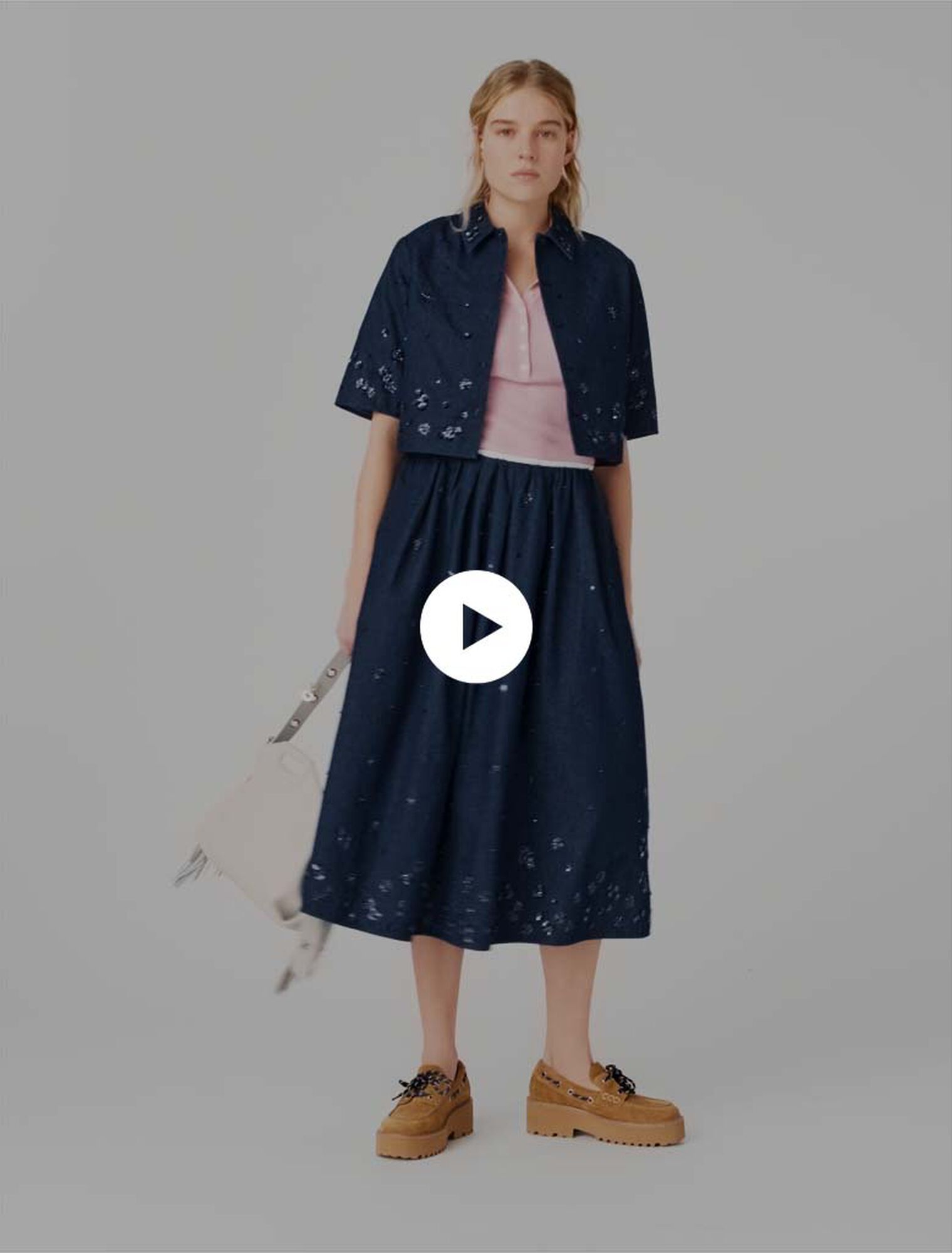 Besticktes kurzes Jeanshemd