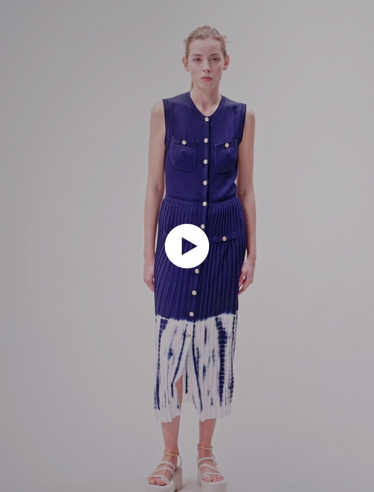 Langes Strickkleid mit Batik-Muster