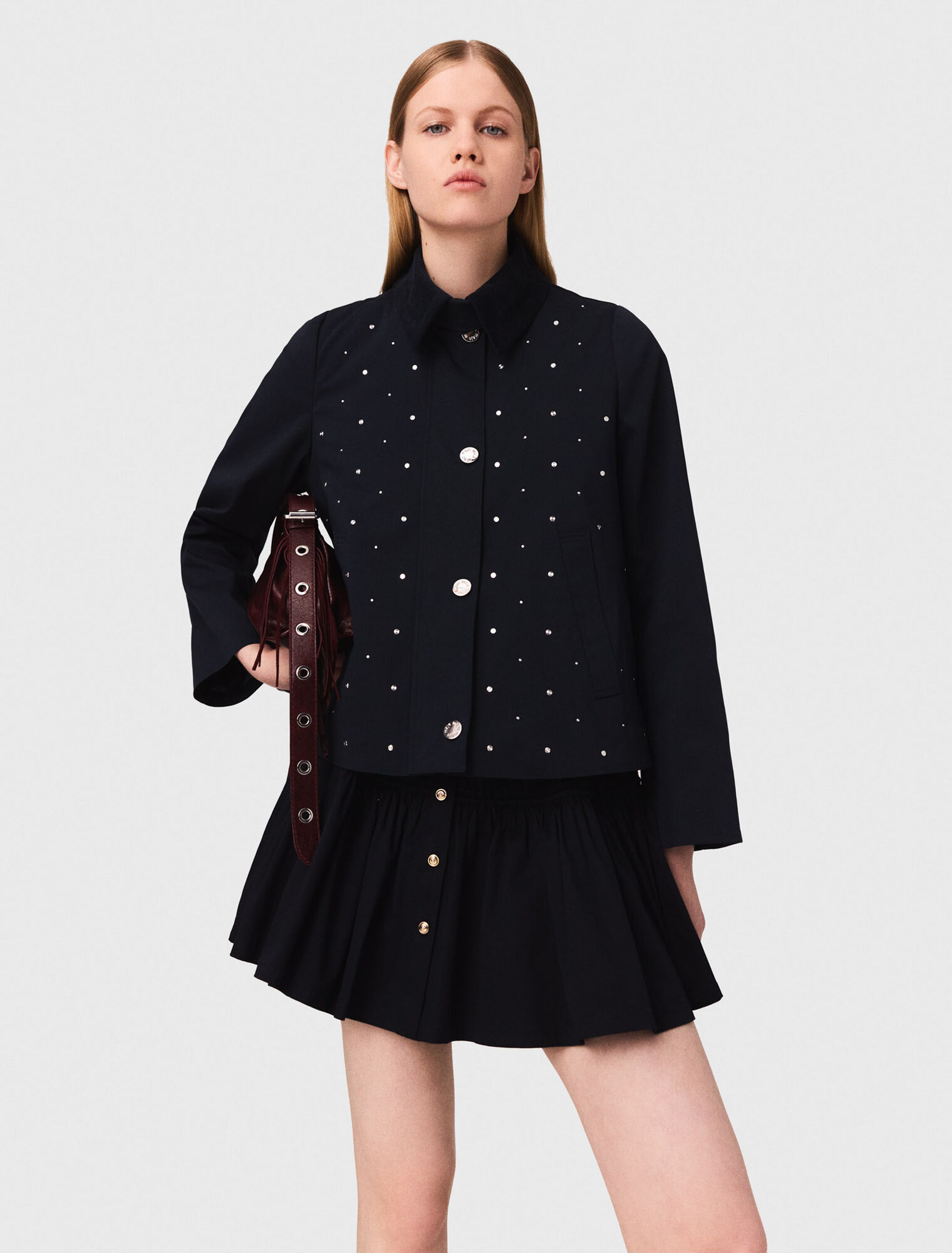 Kurze Jacke mit Samtkragen, Nieten