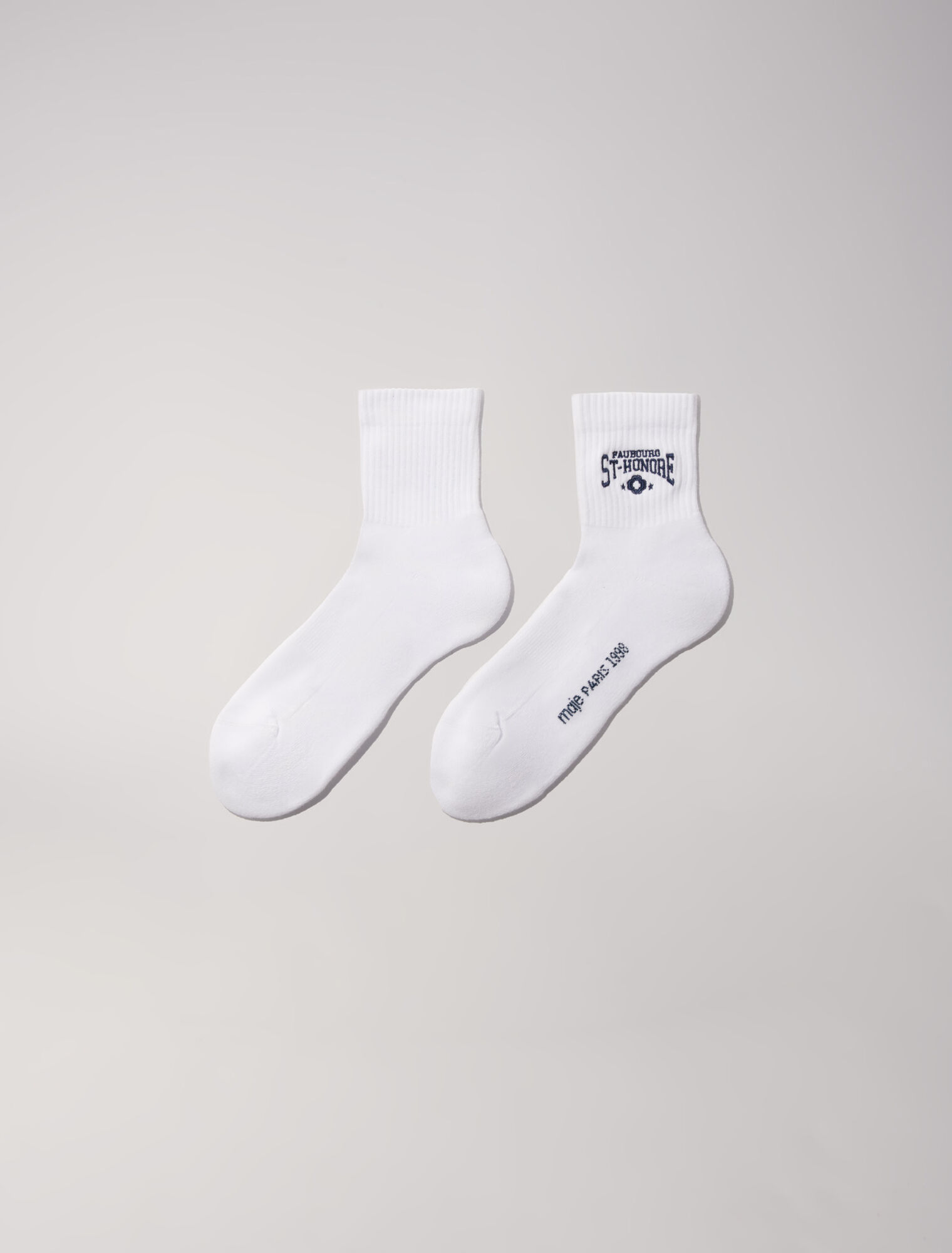 Socken mit Saint Honoré-Stickerei