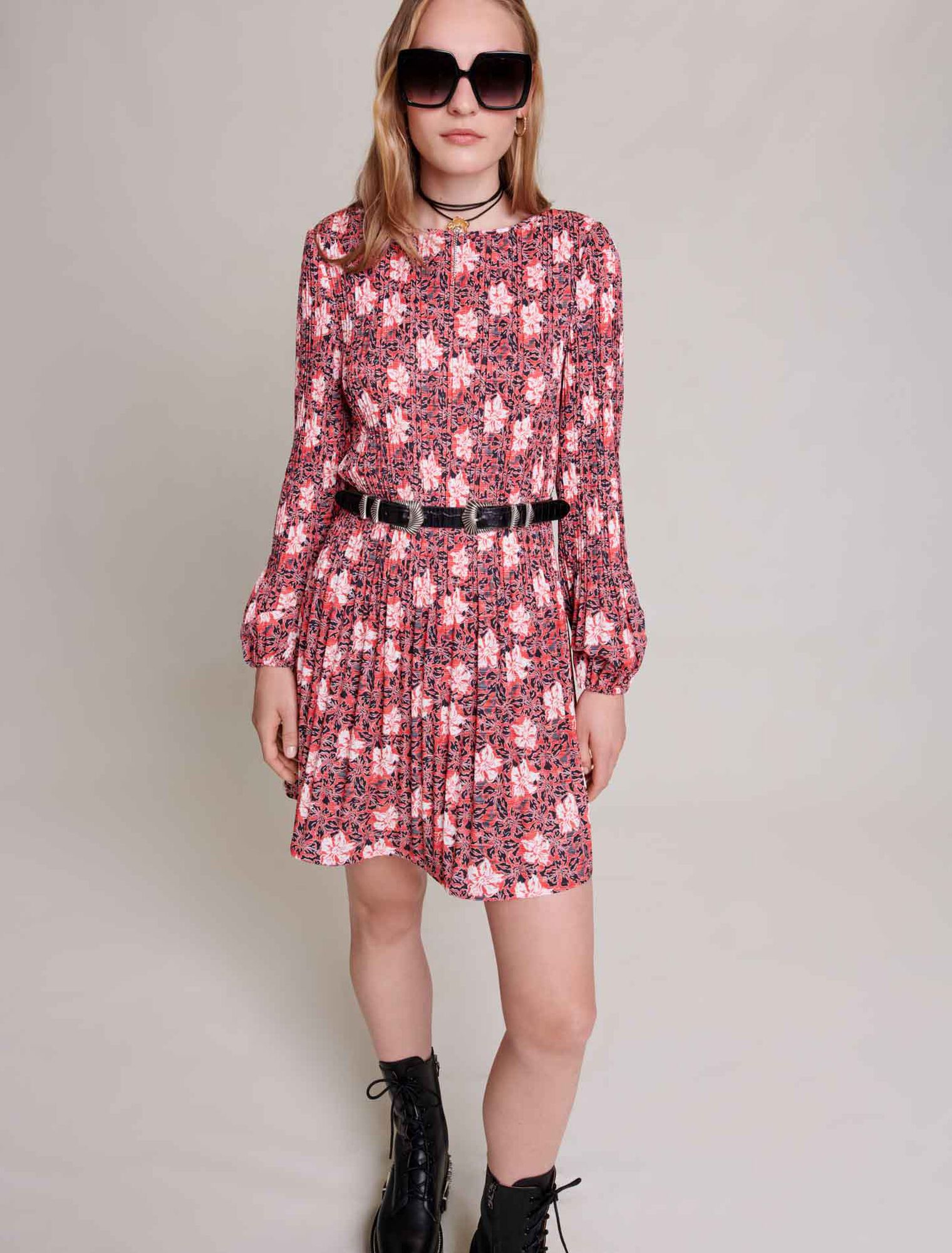 Kurzes Blumenkleid