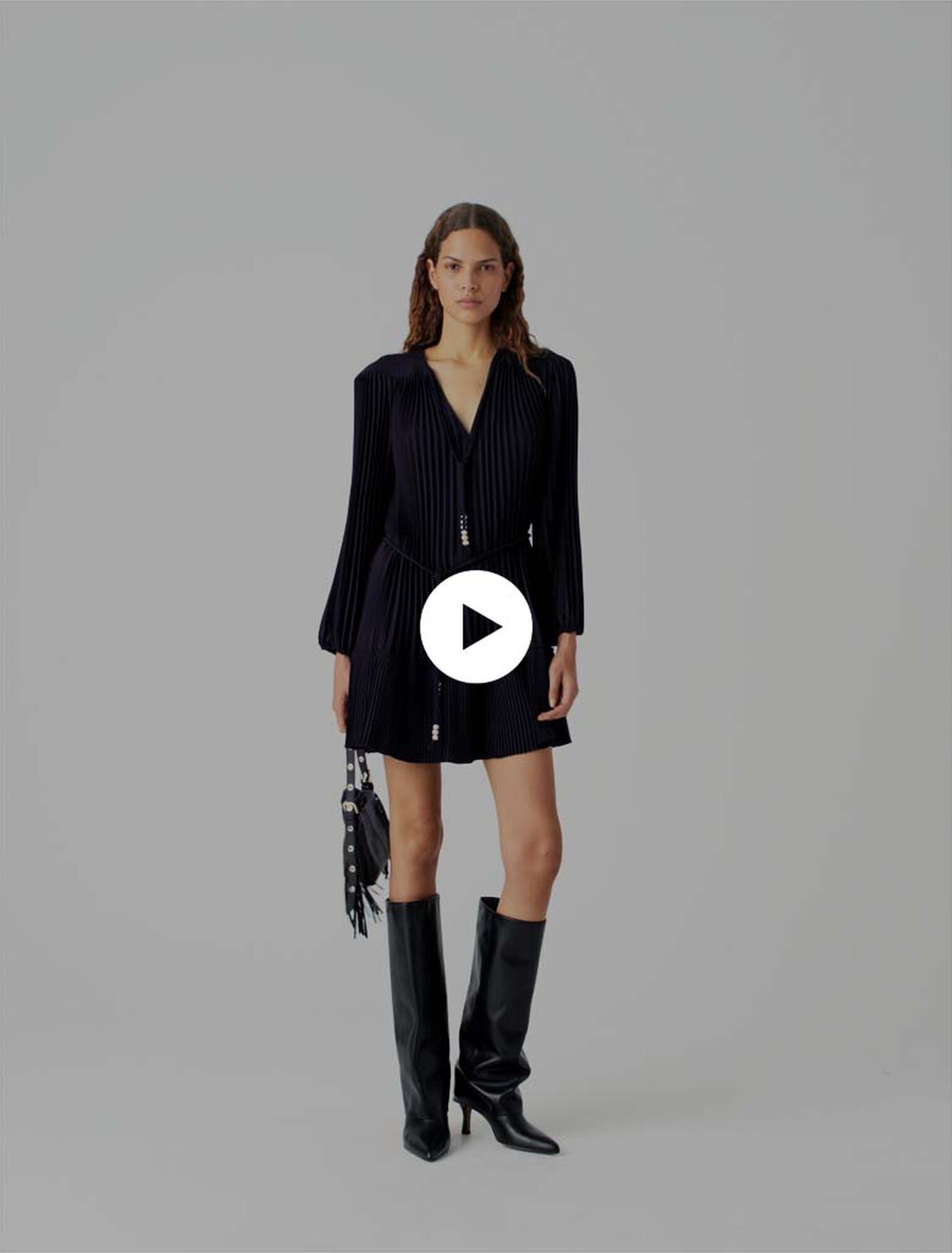 Kurzes plissiertes Kleid