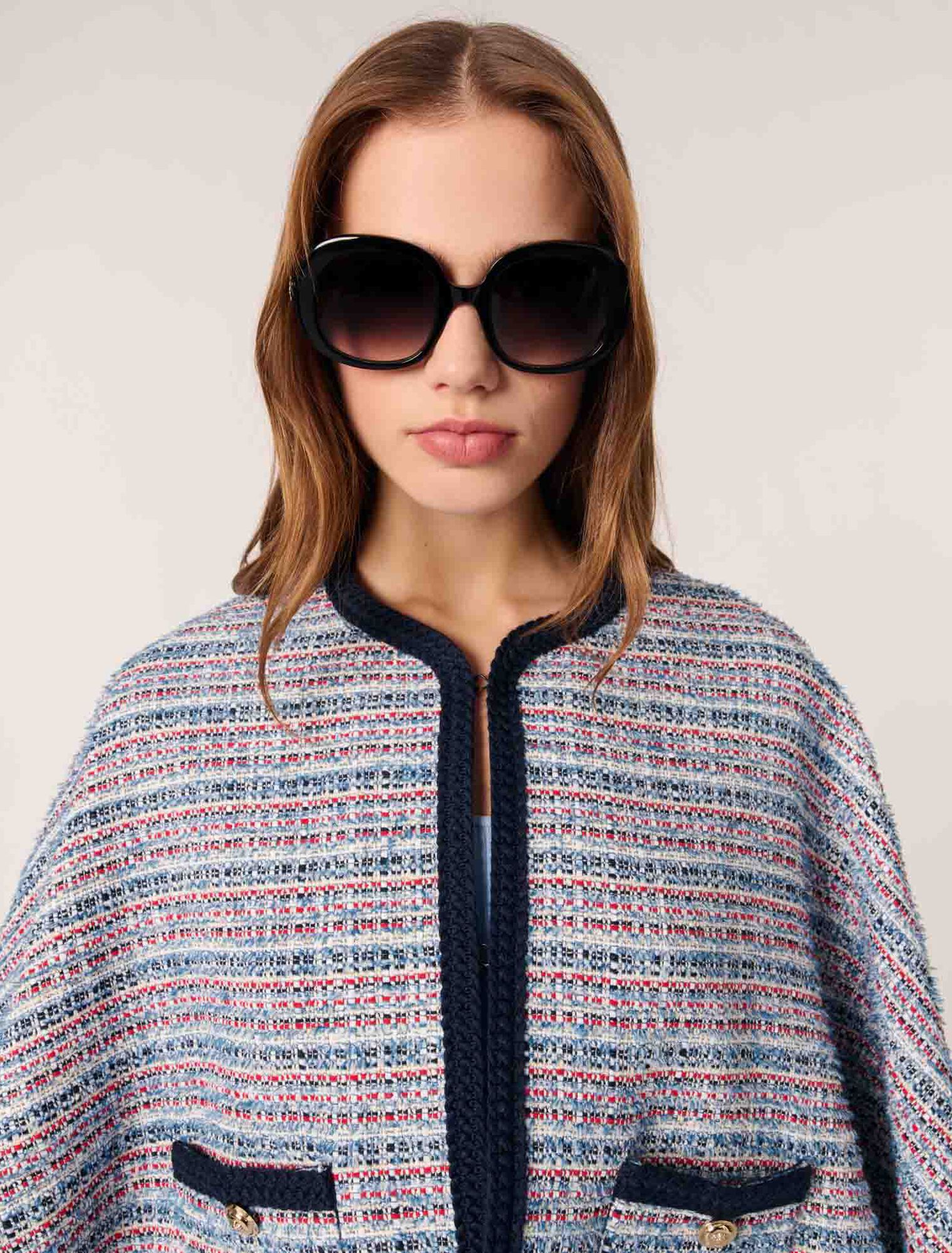 Cape aus Tweed mit Kontrastborte