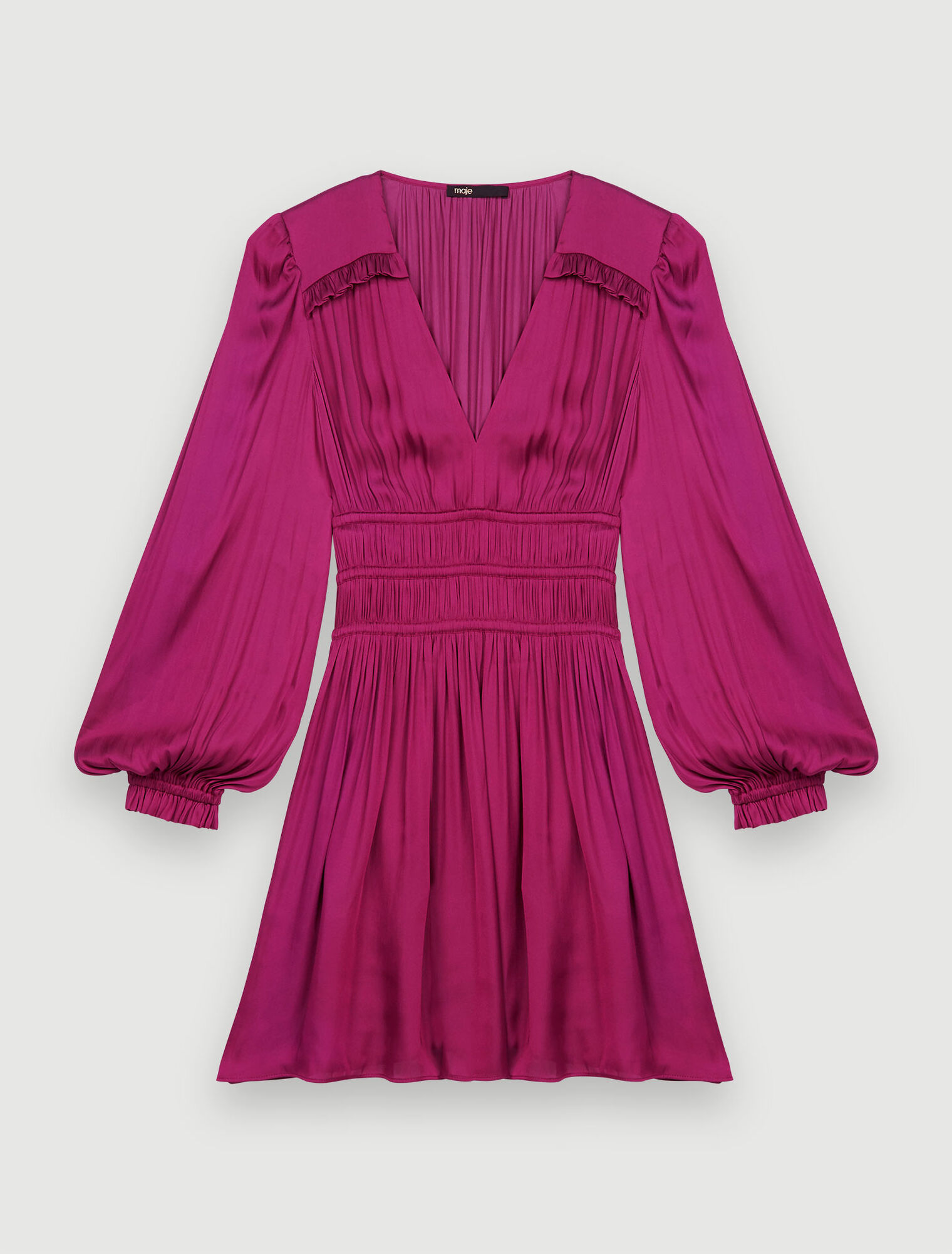 Kleid aus fließendem Satin