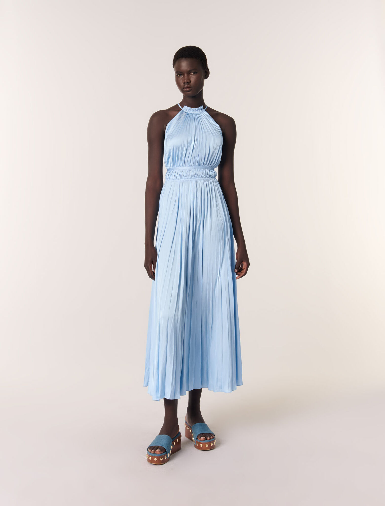 Langes plissiertes Kleid