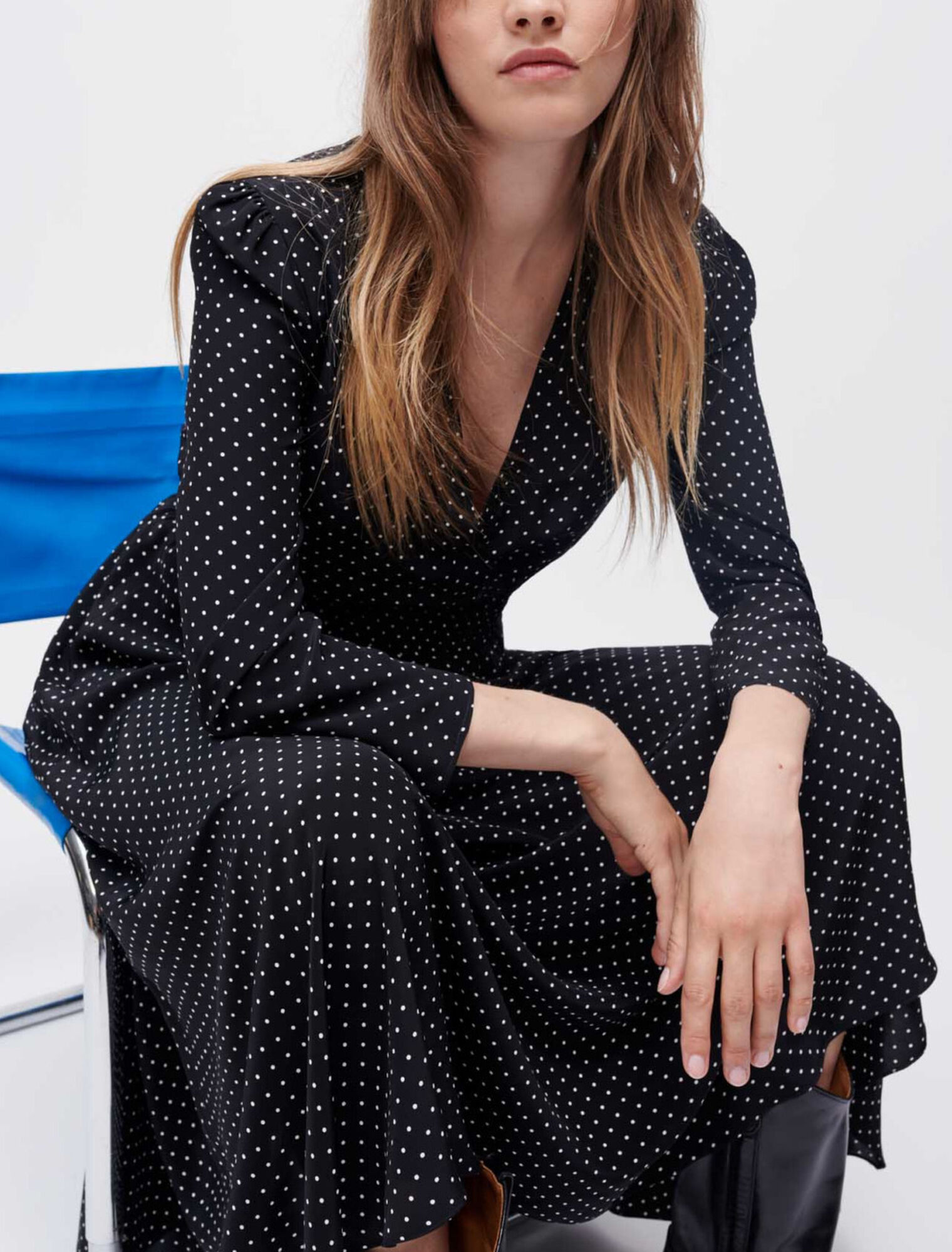 Langes tailliertes Kleid