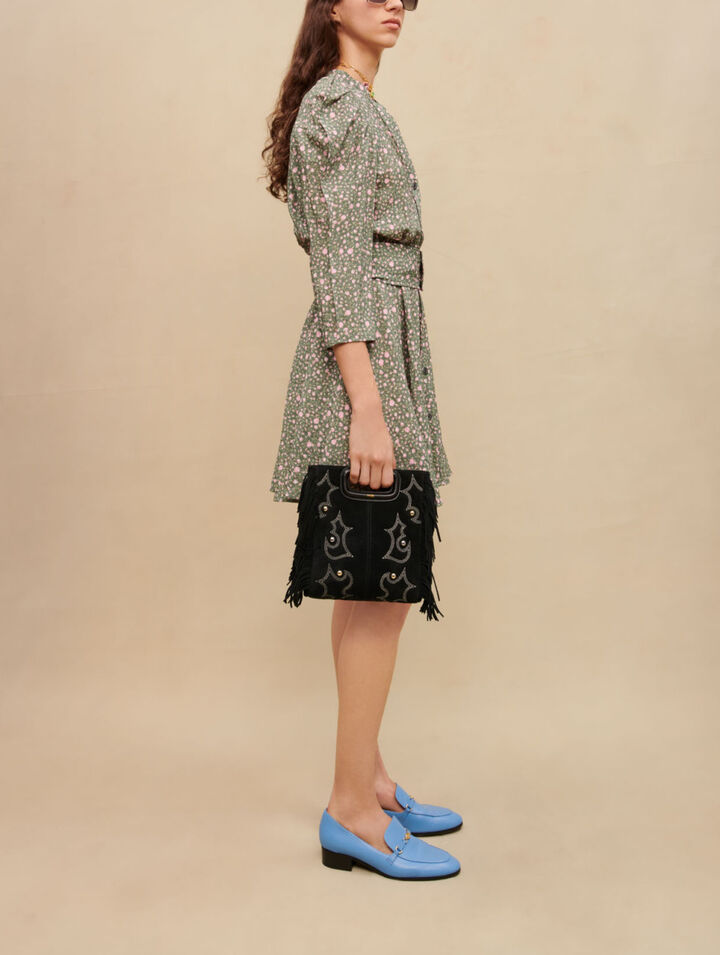 Kurzes Kleid mit voluminösen Ärmeln