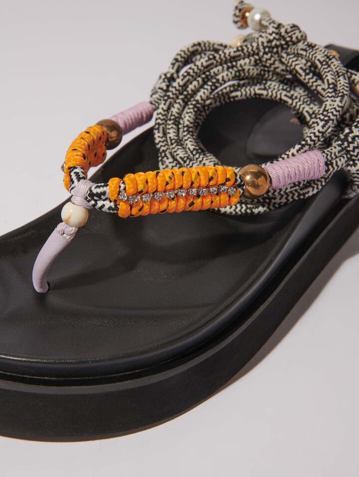 Sandalen mit geflochtenen Riemen