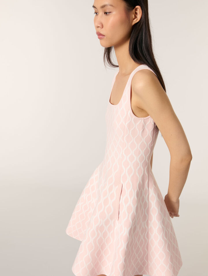 Kurzes Kleid aus Jacquard-Strick