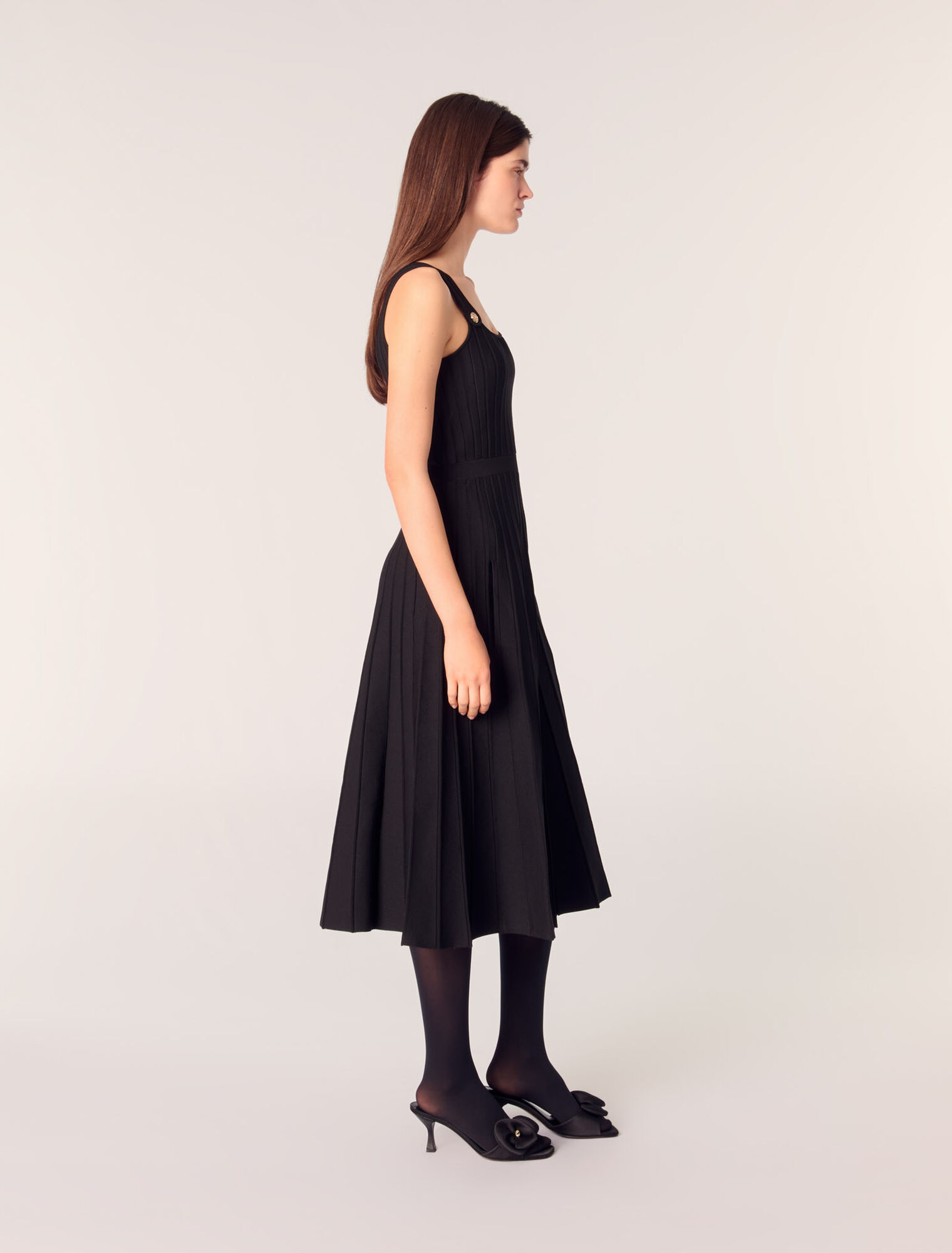 Midi-Kleid aus plissiertem Strick