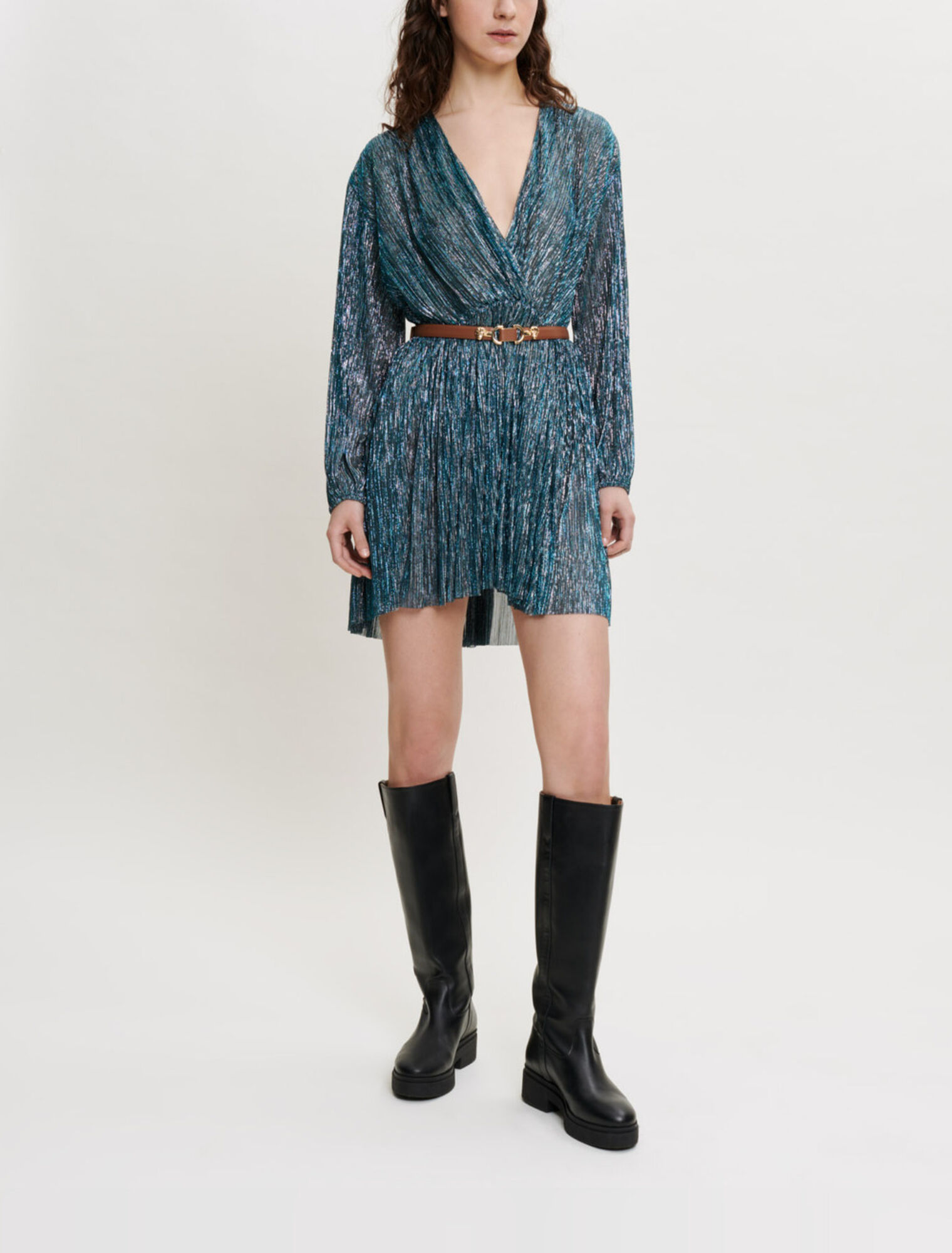 Vollständig plissiertes Kleid mit Glanz