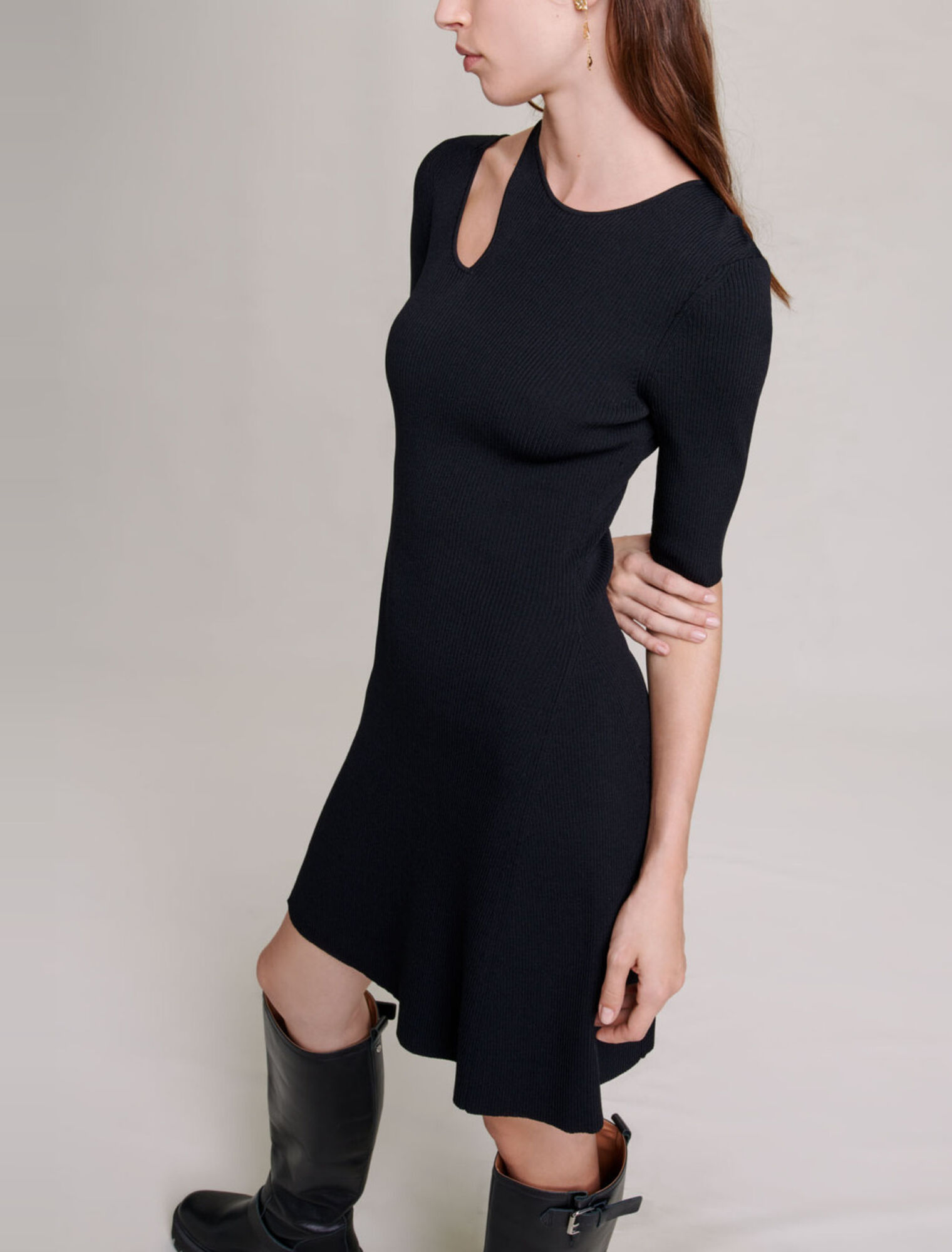 Strickkleid mit Cutout an den Schultern