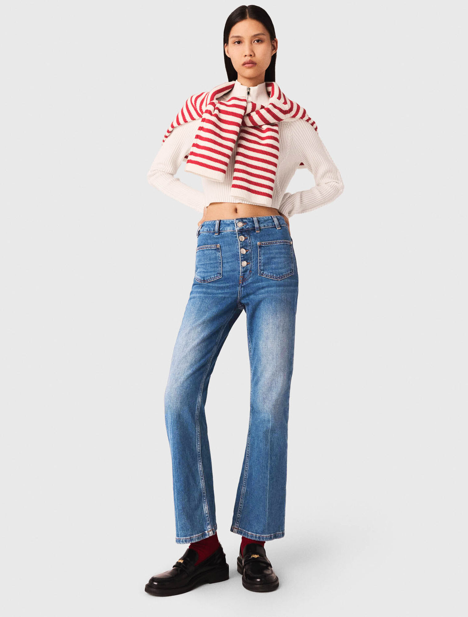 Denim jeans with pockets