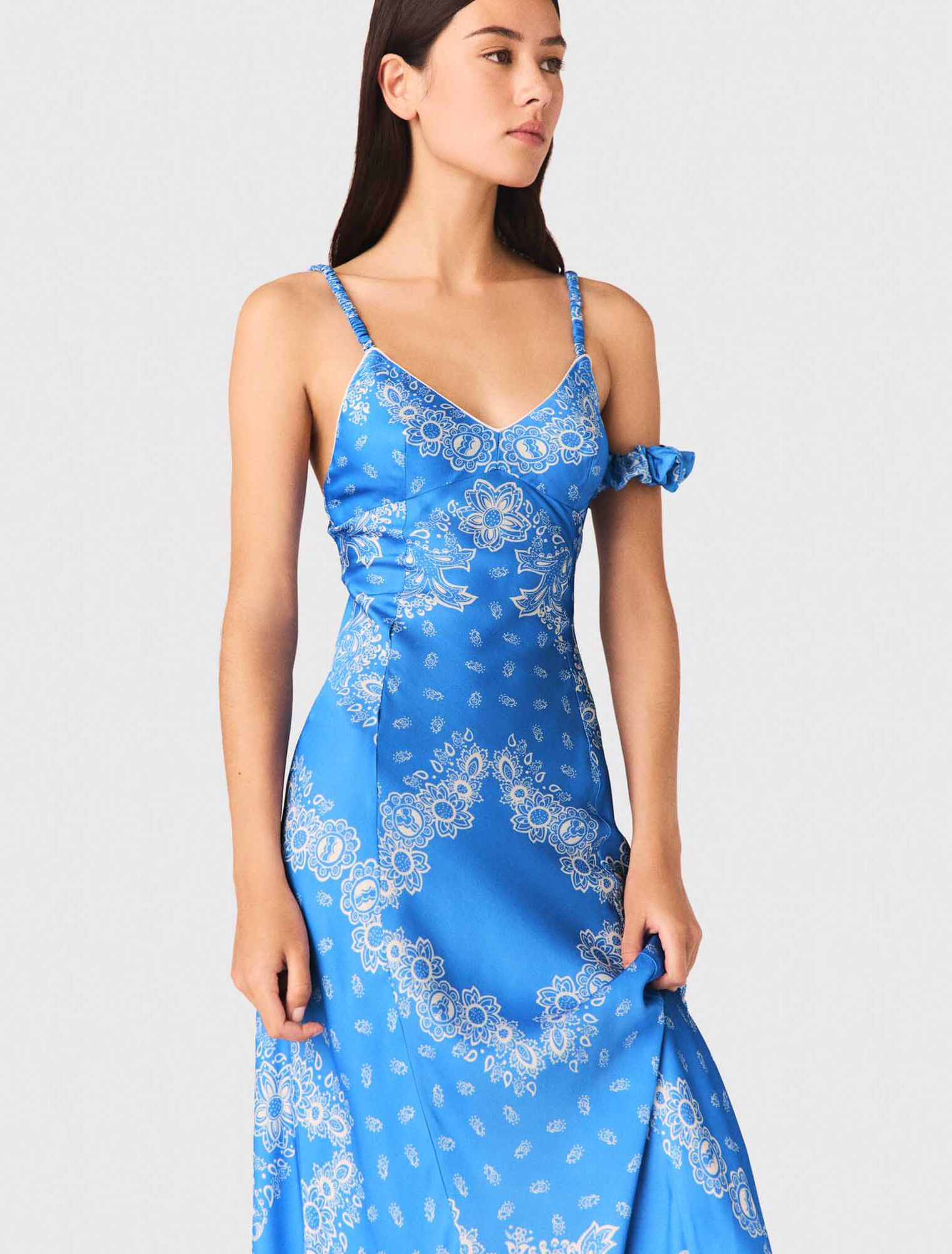 Langes bedrucktes Kleid