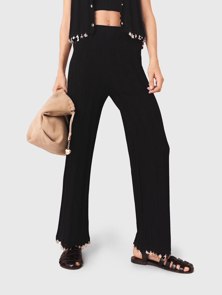 Strickhose mit Schmuck