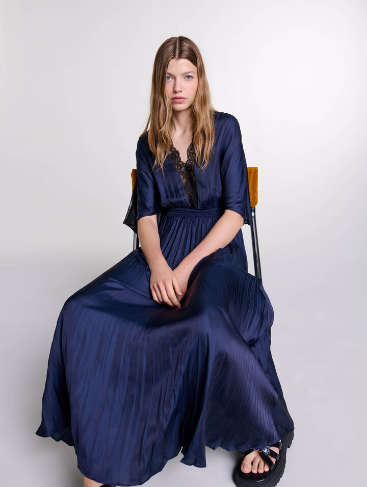 Langes Plissee-Kleid mit Spitze