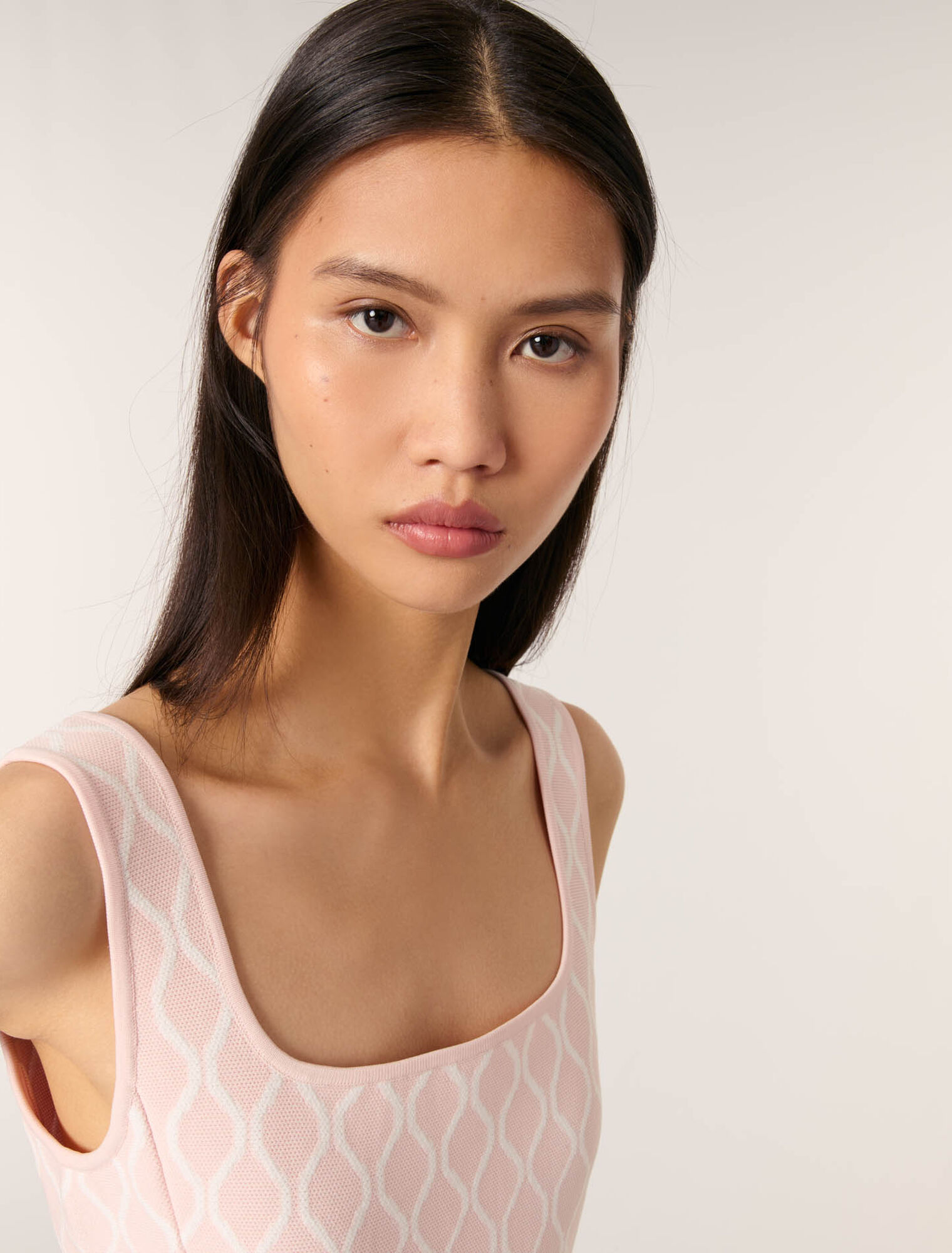 Kurzes Kleid aus Jacquard-Strick